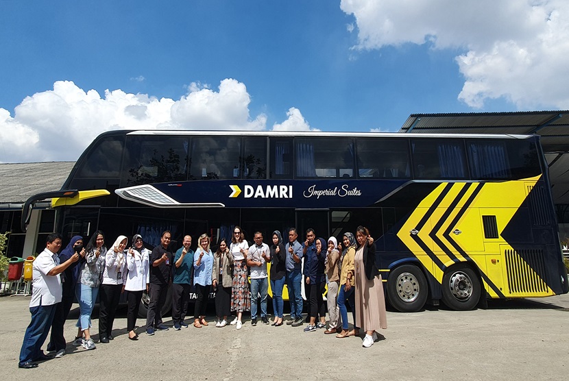 PT DAMRI, perusahaan bus umum terbesar di Indonesia, siap mendorong kaum perempuan untuk mencapai posisi puncak manajemen dalam industri transportasi. Langkah ini diwujudkan melalui kemitraan dengan penyedia pendidikan asal Australia, DeakinCo., untuk menyelenggarakan program kepemimpinan inovatif.