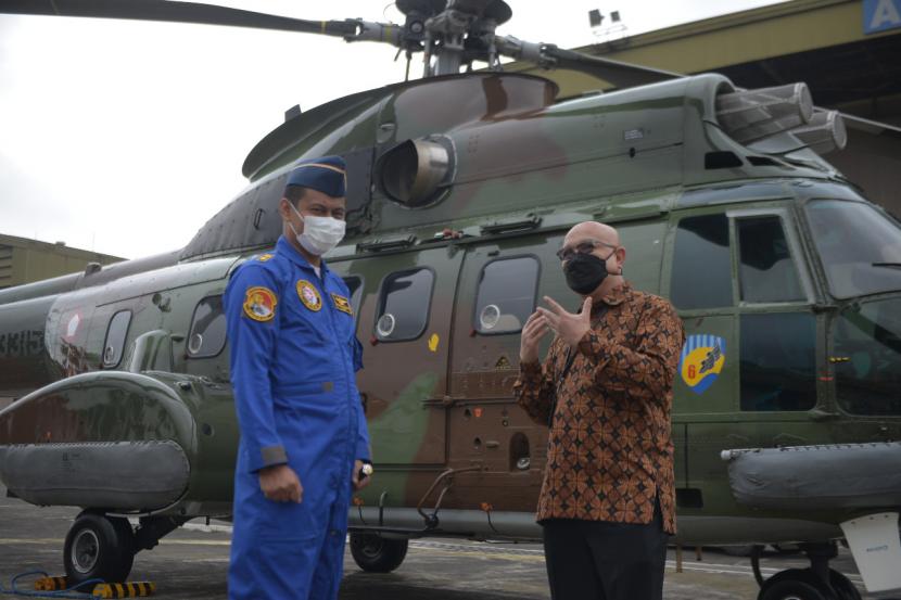 PT Dirgantara Indonesia (PTDI) mengirim satu unit Helikopter Super Puma NAS332 C1+ menuju Skadron Udara VI Lanud Atang Sendjaja, Kabupaten Bogor, Jumat (29/1).