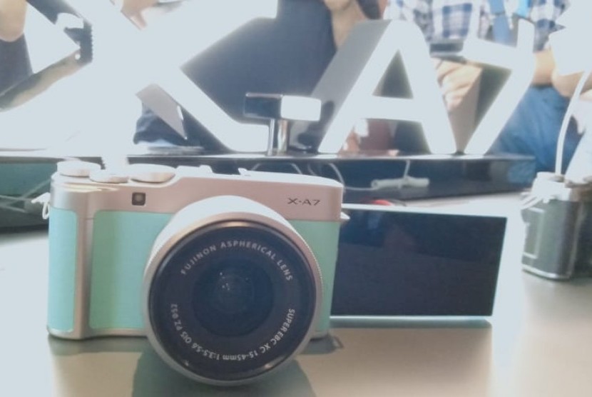 PT Fujifilm Indonesia meluncurkan kamera smart mirrorless X-A7 yang dirancang untuk menghasilkan gambar dan video berkualitas, serta kemudahan pengguna. 