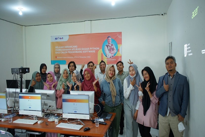 PT Global Edukasi Talenta Incubator bersama Keluarga Alumni Universitas Gadjah Mada (KAGAMA) dan Universitas Nahdlatul Ulama (NU) mendorong ekonomi dan industri UMKM di Provinsi Nusa Tenggara Barat (NTB) pasca gelaran MotoGP dan WSBK 2022 di Mandalika.