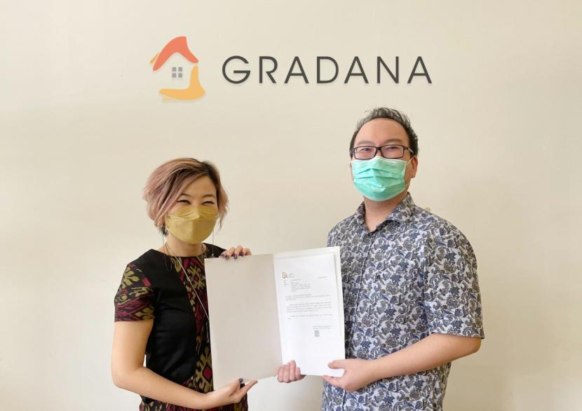 PT Gradana Teknoruci Indonesia (Gradana) peer to peer P2P Lending Proptech telah secara resmi memperoleh Izin Usaha Perusahaan Penyelenggara Layanan Pinjam Meminjam Uang Berbasis Teknologi Informasi, tertuang dalam keputusan OJK nomor KEP-67/D.05/2021 pada Jumat 6 Agustus 2021.