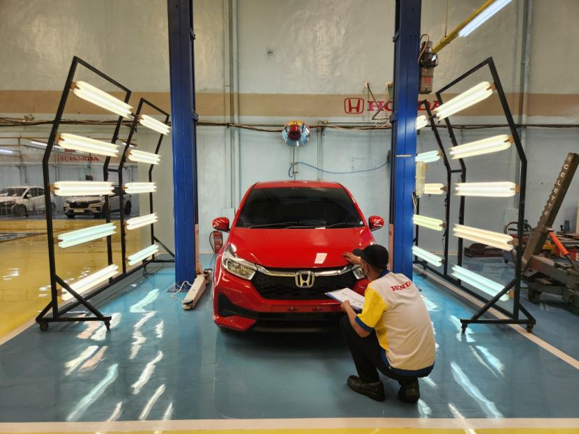 PT Honda Prospect Motor (HPM) meresmikan layanan purnajual untuk fasilitas bodi dan cat melalui Honda Surabaya Center yang merupakan layanan terbesar di Jawa Timur.