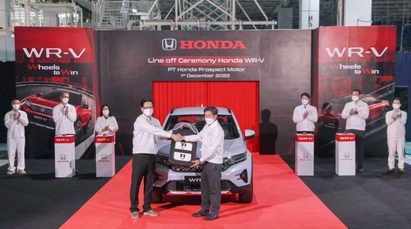 PT Honda Prospect Motor (HPM) secara resmi memulai produksi massal pertama Honda WR-V dalam seremoni yang diadakan di pabrik PT HPM di Karawang, Jawa Barat, 1 Desember 2022. 