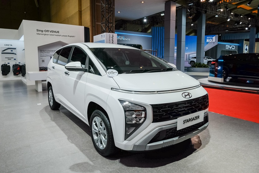 PT Hyundai Motors Indonesia (HMID) resmi menghadirkan pembaruan Stargazer di Indonesia International Motor Show (IIMS) 2025, yang berlangsung di Hall D, JIExpo Kemayoran, pada 13–23 Februari 2025. Hyundai memperkenalkan varian baru Stargazer Essential Tech, yang hadir sebagai pilihan tambahan di samping Stargazer Essential.