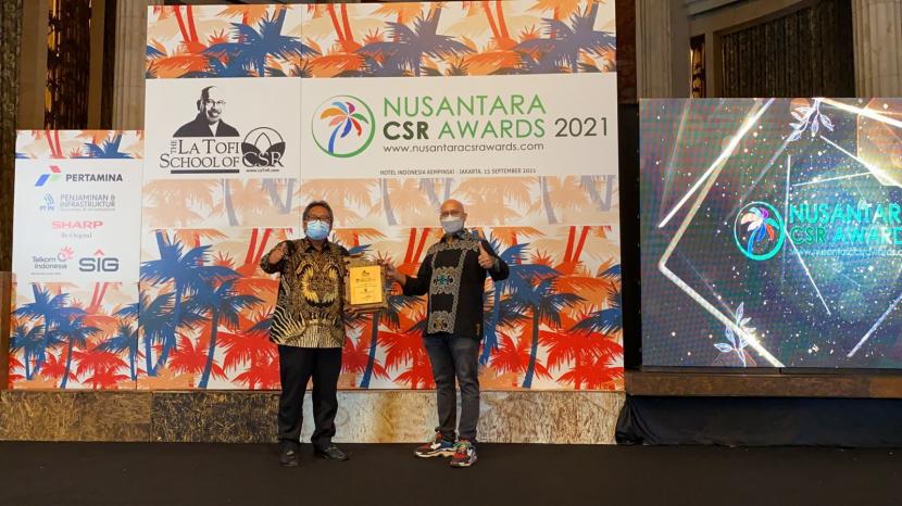 PT Indra Karya (Persero) meraih penghargaan kategori Integrasi Program untuk Dampak Luas pada ajang penghargaan Nusantara CSR Awards 2021, Rabu (15/9).