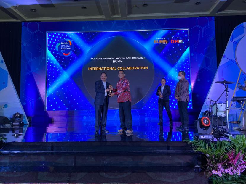 PT Indra Karya (Persero) meraih penghargaan Kolaborator Terbaik di ajang BUMN Branding & Marketing Award 2021.
