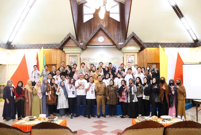  PT Jaminan Kredit Indonesia (Jamkrindo) terus aktif meningkatkan pemahaman mengenai literasi keuangan bagi Usaha Mikro, Kecil, dan Menengah (UMKM) di wilayah Indonesia Timur. Salah satu upaya Jamkrindo untuk mendorong digitalisasi UMKM adalah melalui workshop, yang digelar di Kota Parepare, Sulawesi Selatan.