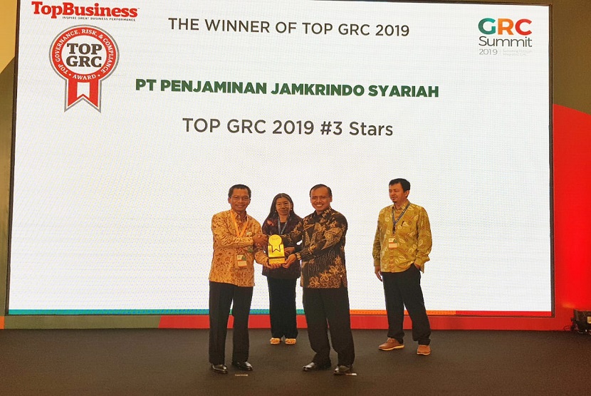 PT Jamsyar (Jamkrindo Syariah) menyabet penghargaan sebagai Top GRC 2019, di ajang Top Governance, Risk & Compliance (GRC) Award 2019