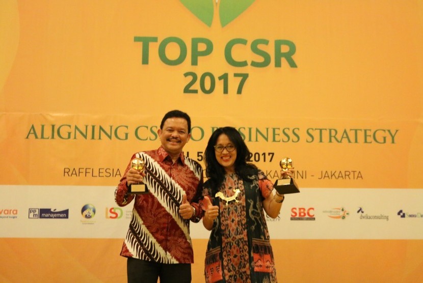 PT Japfa Comfeed Indonesia Tbk (Japfa) mendapatkan dua penghargaan sebagai Top CSR 2017 on Agribisnis Sector untuk program kegiatan investasi sosial perusahaan dan Top Leader on CSR Commitment untuk CEO Japfa, Handojo Santosa. 
