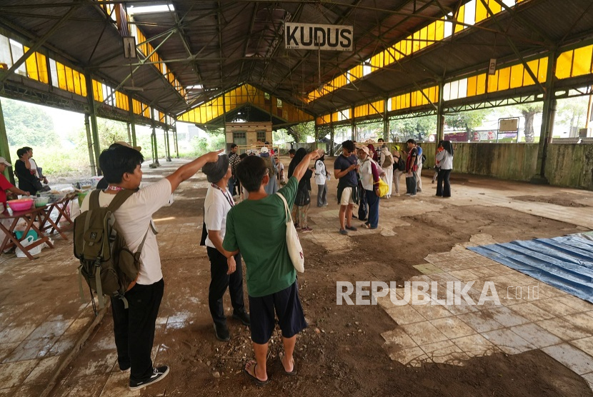 PT KAI Daop 4 Semarang, bersama komunitas pecinta kereta api Indonesian Railways Preservation Society (IRPS), Kereta Anak Bangsa (KAB), Komunitas Cerita Kudus Kota, dan Lelana Walking Tour, melaksanakan kegiatan bertajuk 