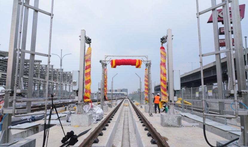 PT Kereta Api Indonesia (Persero) atau KAI mulai menyiapkan kelengkapan depo LRT Jabodebek di Bekasi menjelang soft launching yang rencananya akan dilakukan 17 Agustus 2022. 