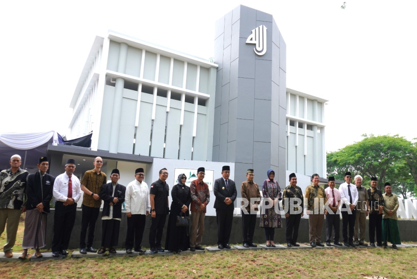 PT Lippo Cikarang Tbk (LPCK) meresmikan masjid kedua di Lippo Cikarang Cosmopolis pada Ahad (10/11/2024).