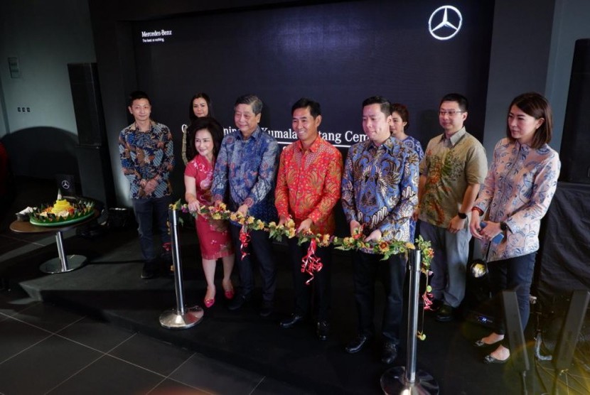 PT Mercedes-Benz Distribution Indonesia melakukan pembukaan dealer baru di Makassar, Sulawesi Selatan. 