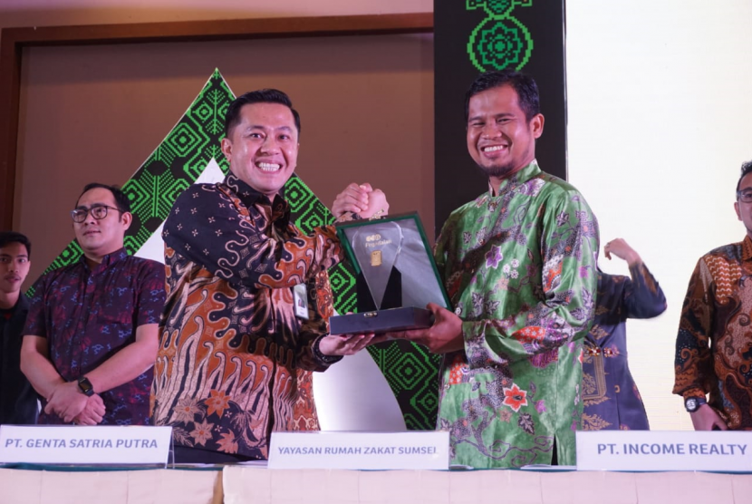 PT. Pegadaian (Persero) Kanwil III Palembang bersama Rumah Zakat Sumsel dan BUMN BUM Swasta menandatangani nota kesepakatan pengelolaan dana zakat, infak dan sedekah. 
