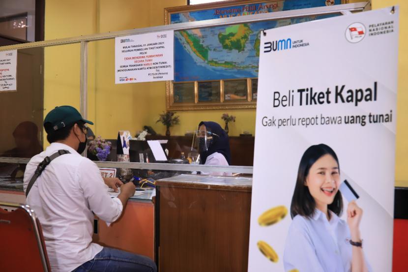 PT Pelayaran Nasional Indonesia atau PT Pelni (Persero). PT Pelni meminta calon penumpang memenuhi syarat dokumen perjalanan.