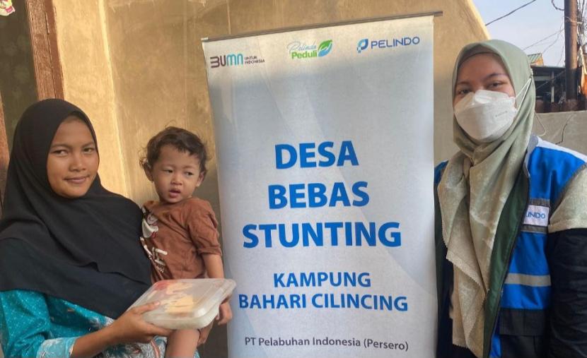 PT Pelindo dan Rumah Zakat dalam upaya membangun masa depan yang lebih sehat bagi balita di wilayah cilincing dengan membagikan Pemberian Makanan Tambahan (PMT).