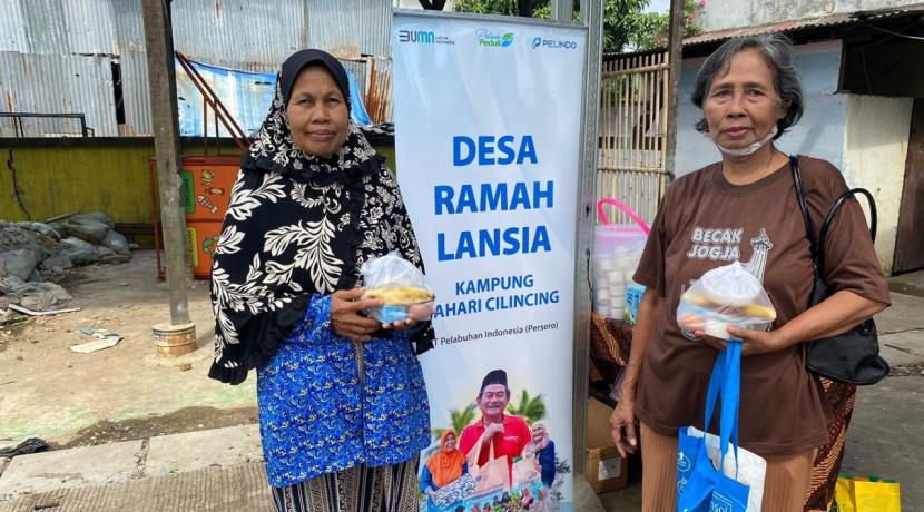 PT Pelindo, Rumah Zakat, dan Puskesmas Kecamatan Cilincing menggelar Program Desa Ramah Lansia.