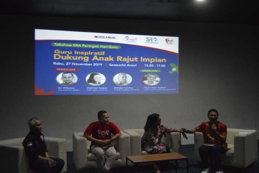 PT Pembangunan Jaya Ancol bersama Sekolah Rakyat Ancol mengadakan acara 