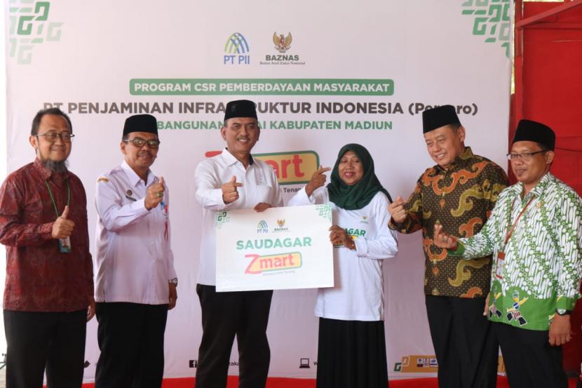 PT Penjaminan Infrastruktur Indonesia (Persero)/PT bersama Badan Amil Zakat Nasional (BAZNAS) melakukan kerja sama program pemberdayaan mustahik melalui program Zmart di Kabupaten Madiun, Jawa Timur.