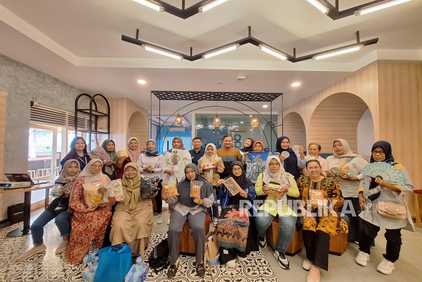 PT Permodalan Nasional Madani (PNM) terus berkomitmen mendorong pemberdayaan perempuan prasejahtera melalui pelatihan lanjutan Mekaarpreneur bertema Motivasi dan Pengembangan Usaha yang digelar  Kamis (3/7/2025) di Rumah BUMN Yogyakarta.