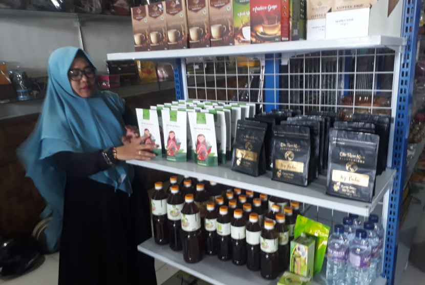 PT Pertamina EP Asset 1 Rantau Field mendukung Usaha Mikro, Kecil, dan Menengah (UMKM) di Indonesia. Melalui program CSR membina pelaku UMKM di Kabupaten Aceh Tamiang dengan membentuk program Galeri Ajang Ambe.