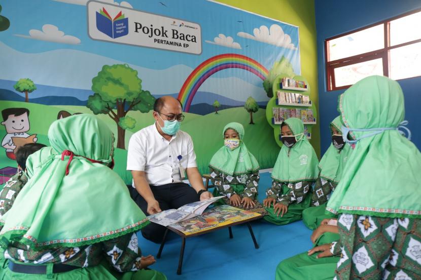PT Pertamina EP Asset 4 Poleng Field telah merampungkan renovasi gedung SDN I Lembung Paseser Kecamatan Sepulu Kabupaten Bangkalan dan menyumbangkan 300 buku,