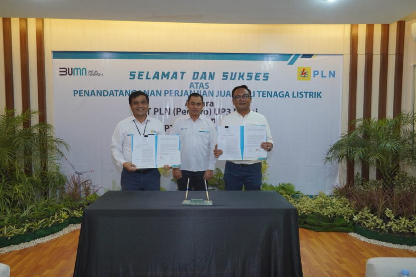 PT Pertamina EP Pangkalan Susu melakukan penandatanganan kerja sama dengan PLN UID Sumatera Utara UP3 Binjai di Medan, Senin (19/8/24).