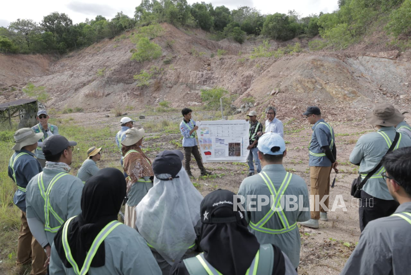 PT Pertamina Hulu Energi (PHE) saat melaksanakan kegiatan fieldwork eksplorasi di wilayah Cekungan Manui (Manui Basin), Sulawesi Tenggara.
