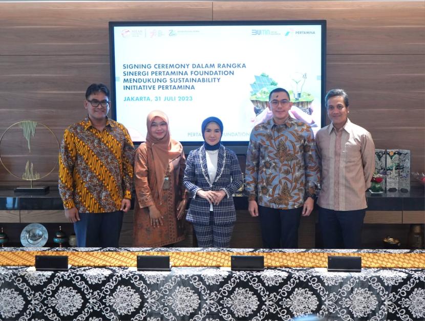 PT Pertamina International Shipping (PIS) menandatangani nota kesepahaman atau Memorandum of Understanding (MoU) dengan Pertamina Foundation untuk komitmen kolaborasi yang bertujuan menjaga kelestarian laut Indonesia.