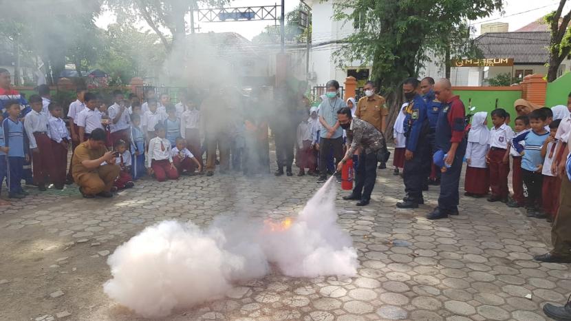 PT Pertamina Patra Niaga Fuel Terminal Sabang S&G Sumbagut menggandeng Rumah Zakat Aceh meluncurkan program Pelajar Siaga Bencana di SDN 2 Sabang. 