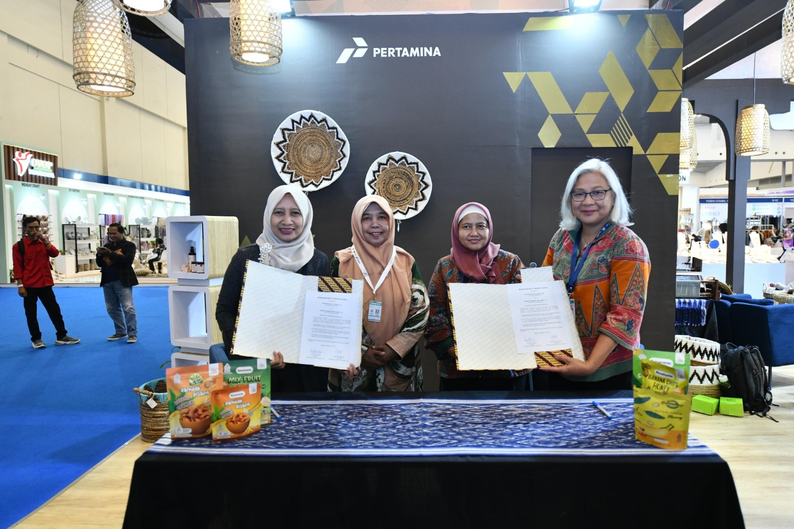  PT Pertamina (Persero) melalui Pertamina Foundation mengusung program PFpreneur bagi pelaku Usaha Mikro, Kecil dan Menengah (UMKM) perempuan (womenpreneur) untuk berkarya.