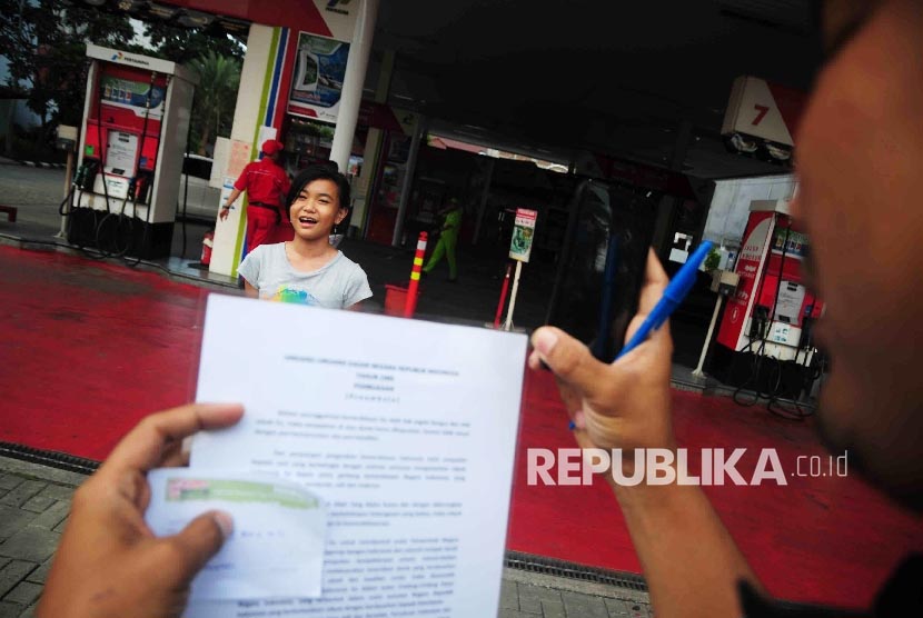 PT Pertamina (Persero) memberikan pertamax gratis satu liter kepada siswa dan mahasiswa yang hafal teks Proklamasi Kemerdekaan dan satu liter yang mampu melafalkan Pembukaan Undang-Undang Dasar 1945. Serta gratis tiga liter pertamax jika hafal keduanya. 