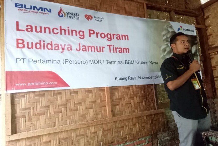 PT Pertamina (Persero) MOR l TBBM Kreung Raya bersama Rumah Zakat menggelar Launching Program Pemberdayaan Budidaya Jamur Tiram di Desa Lamreh, Kecamatan Mesjid Raya, Aceh Besar, Aceh (1/11).