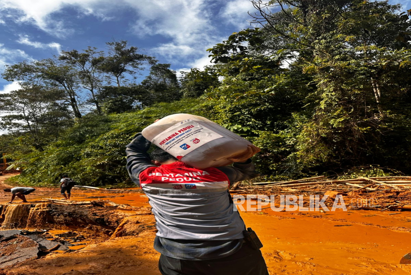 PT Pertamina (Persero) pasok 8000 liter bahan bakar jenis Dexlite