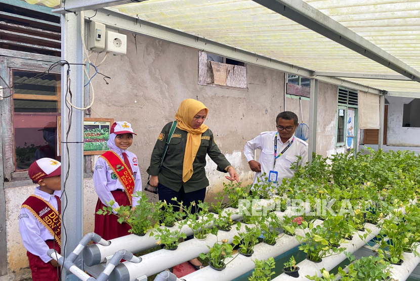 PT Pertamina (Persero) terus mendukung upaya Pemerintah dalam meningkatkan kualitas Sumber Daya Manusia (SDM), melalui berbagai program Tanggung Jawab Sosial dan Lingkungan (TJSL).
