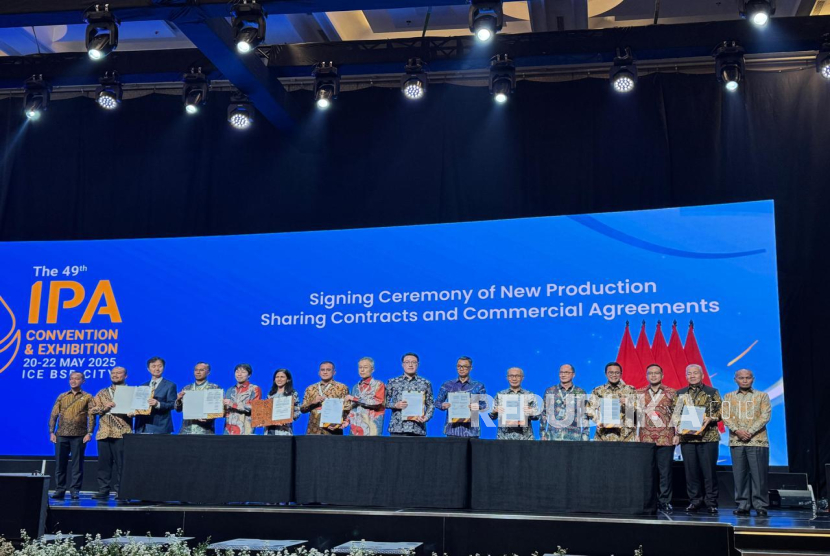 PT Perusahaan Gas Negara Tbk (PGN) dan Inpex Masela menandatanganinya Heads of Agreement (HOA) untuk proses transaksi Liquefied Natural Gas (LNG) dari proyek Lapangan Abadi di Blok Masela.