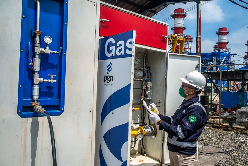 PT Perusahaan Gas Negara Tbk (PGN) melakukan penyaluran gas bumi dalam bentuk Compressed Natural Gas (CNG) menggunakan teknologi GTM (Gas Transpotation Module) atau Gaslink Truck untuk menjaga suplai Jargas Rumah Tangga di wilayah Semarang tetap aman. (ilustrasi)