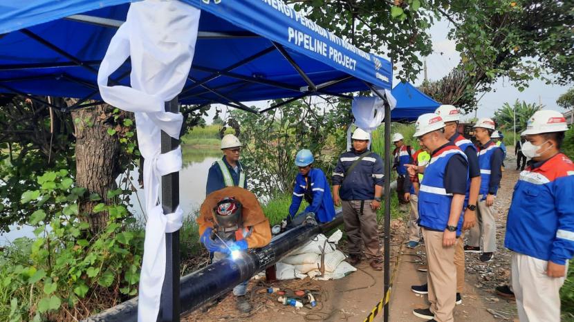 PT Perusahaan Gas Negara Tbk (PGN) memastikan pembangunan infrastruktur pipa gas bumi ruas Semarang-Kendal, Jawa Tengah, tetap berjalan sesuai target.