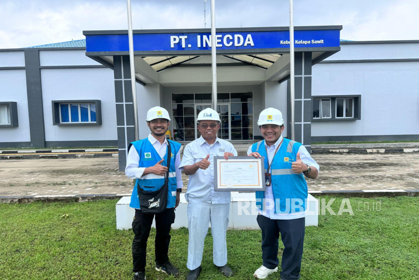 PT PLN (Persero) melalui PLN Unit Induk Distribusi (UID) Riau dan Kepulauan Riau kembali menyalurkan 592 unit REC atau setara 592 Megawatt hour (MWh) listrik hijau kepada PT Inecda Plantation, perusahaan industri kelapa sawit di Indragiri Hulu, Riau.