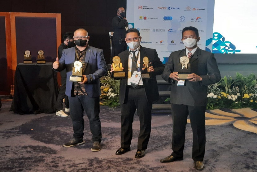 PT Pos Indonesia (Persero) meraih empat penghargaan dalam ajang TOP GRC Awards 2021. Mewakili PT Pos Indonesia (Persero) meraih penghargaan tersebut adalah Sekretaris Perusahaan PT Pos Indonesia Tata Sugiarta, dalam acara puncak TOP GRC Awards 2021 yang dihelat pada Kamis, (7/10) di Hotel Raffles, Jakarta. 