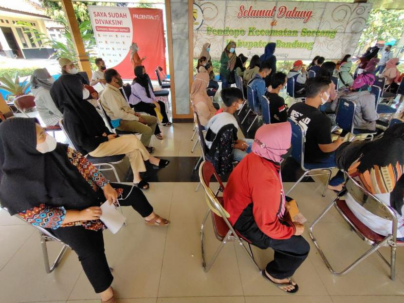 PT Prudential Life Assurance (Prudential Indonesia) menggelar Sentra Vaksinasi Prudential Indonesia di Pendopo Kecamatan Soreang, Kabupaten Bandung. 