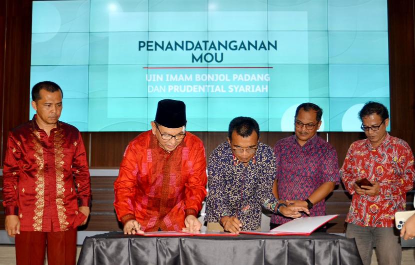 PT Prudential Sharia Life Assurance (Prudential Syariah) menjalin kemitraan strategis dengan Universitas Islam Negeri (UIN) Imam Bonjol, Kota Padang. 