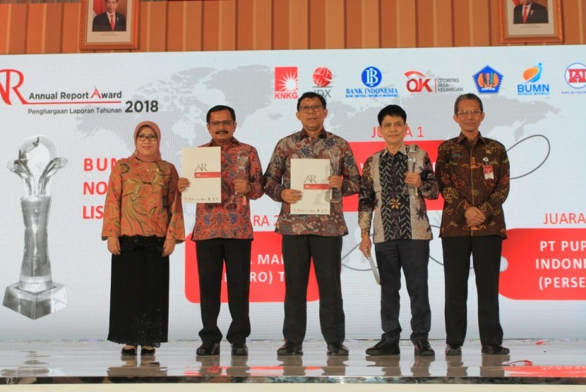 PT Pupuk Indonesia (Persero) dianugerahi penghargaan dengan predikat Juara III untuk kategori BUMN non keuangan listed pada ajang Annual Report Award (ARA), (14/11). 