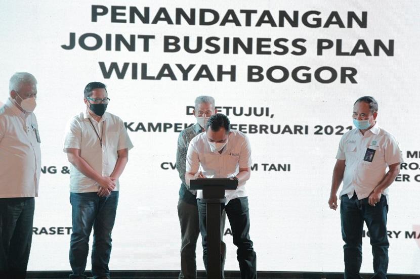 PT Pupuk Indonesia (Persero) meluncurkan Program Customer Centric Model di Kantor Pupuk Kujang di Cikampek, pada Rabu (17/2).