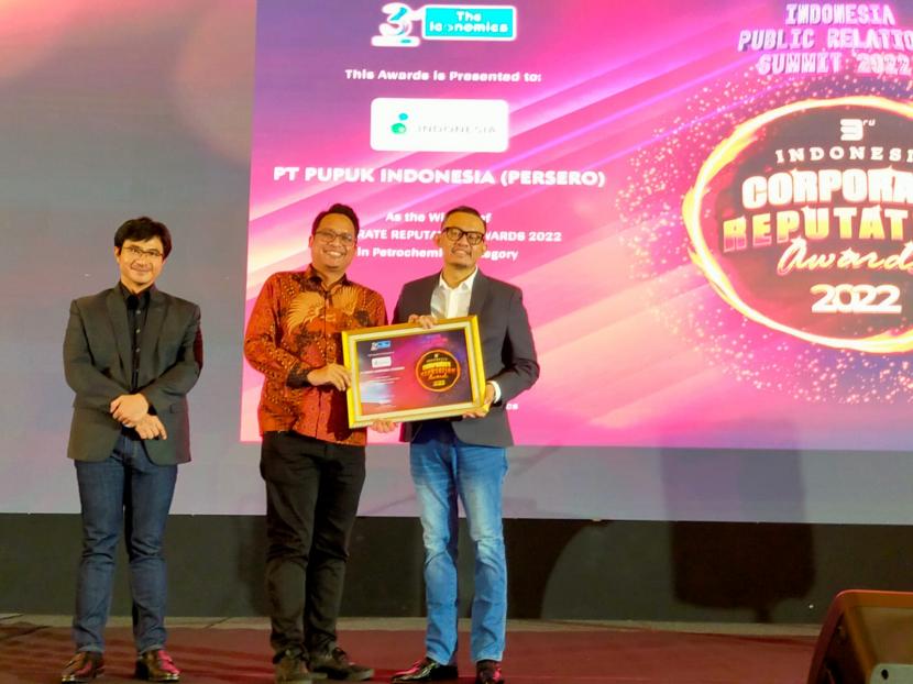 PT Pupuk Indonesia (Persero) meraih tiga penghargaan yang berkaitan dengan public relation (PR). Ketiga penghargaan yang diraih BUMN sektor pupuk ini adalah Corporate Reputation Award, PR Strategy Award, dan PR Person Award 2022.