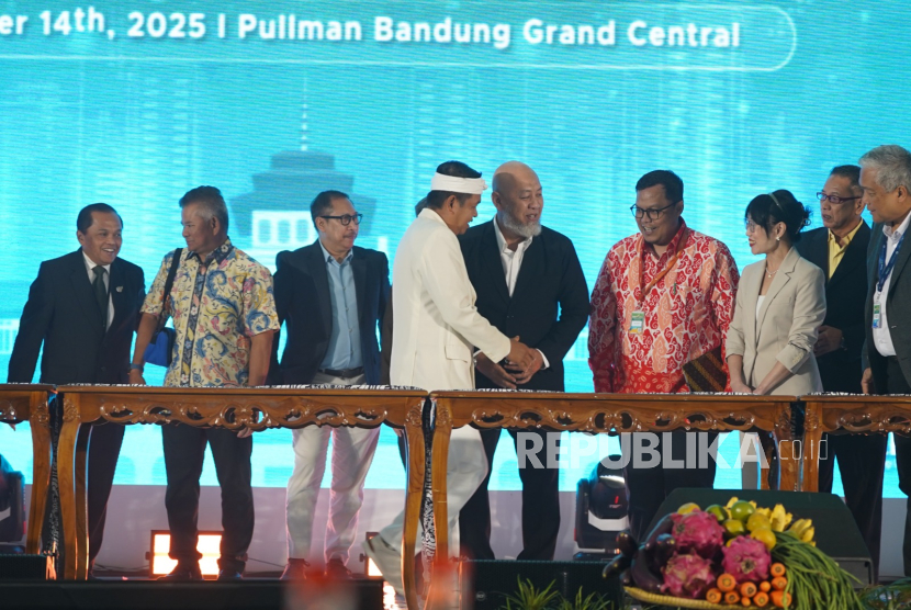 PT Real Kaiten Indonesia resmi menandatangani Share Purchase Agreement (SPA) dengan PT Jasa Sarana untuk masuk sebagai investor strategis di PT BIJB.