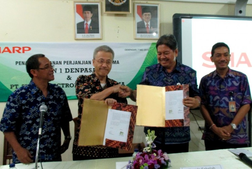 PT SEID menandatangani program Sharp Class bersama SMKN 1 Denpasar