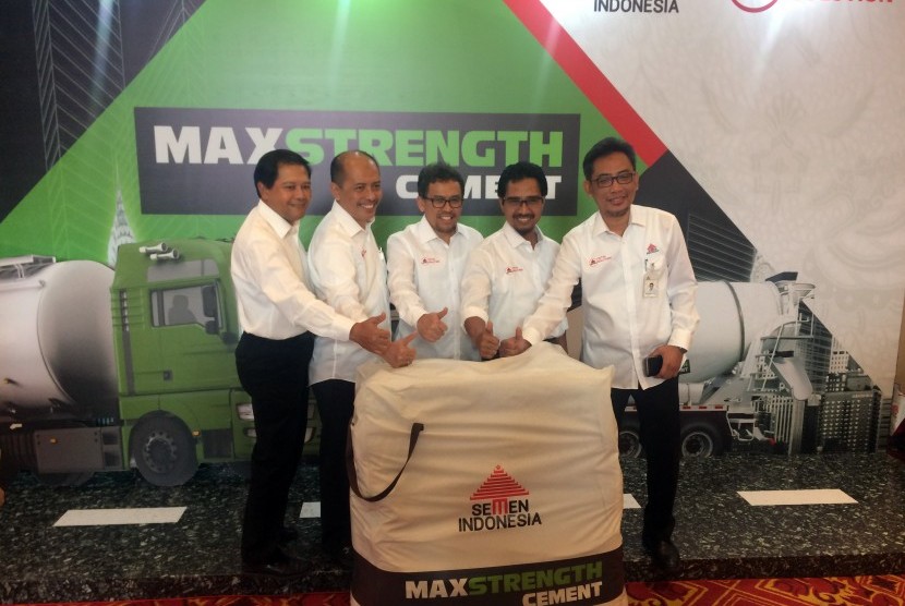 PT Semen Indonesia (Persero) Tbk meluncurkan produk varian semen baru dengan merek MAXSTRENGTH Cement, Rabu (30/8).