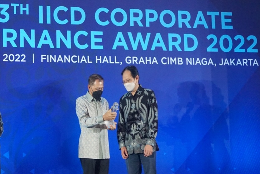 PT Semen Indonesia (Persero) Tbk (SIG) meraih penghargaan kategori Best Right of Shareholders dan sebagai Top 50 Emiten dengan Kapitalisasi Pasar Terbesar (BigCap) pada ajang The 13th Corporate Governance Award 2022 yang diselenggarakan oleh Indonesia Institute for Corporate Directorship (IICD)