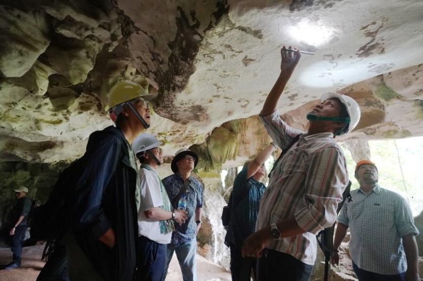 PT Semen Indonesia Tbk (SIG) memperoleh apresiasi dari SPAFA International Conference on Southeast Asian Archaeology and Fine Arts (SPAFACON) 2024 lewat konservasi warisan arkeologi dan budaya di Bulu Sipong IV, Pangkep, Sulawesi Selatan.